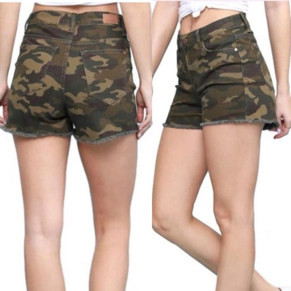 Judy Blue Camo Shorts High Waist Medium - Picture 1 of 16
